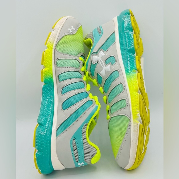 🌺Under Armour Youth Micro G Pulse Sneakers🌸🌺 - Picture 2 of 13